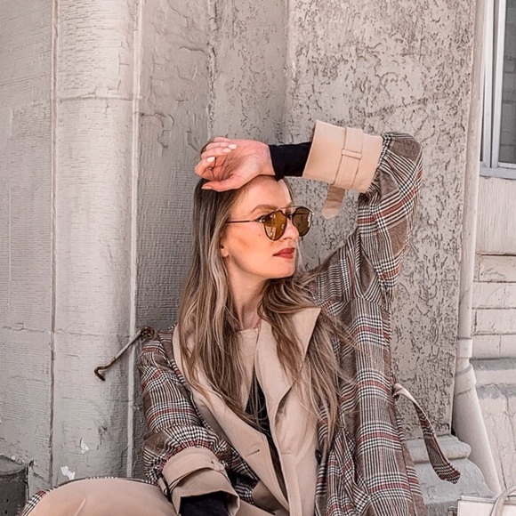 Meet your Posher, Monika - Picture 1 of 1